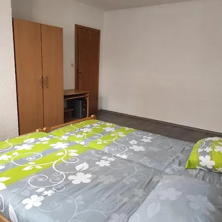 Apartment Komfor Apartman *